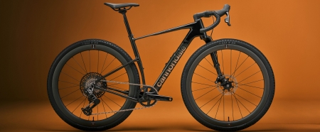 Cannondale Topstone Carbon 2025 : Le Gravel suspendu ultime ? Nouveautés, modèles et comparatif.