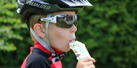 Repères alimentaires pour enfant cycliste : Apports énergétiques et répartition quotidienne