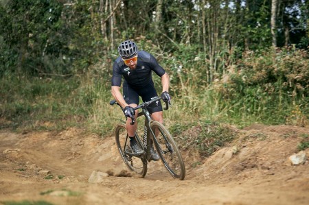 Image du dossier Entrainement vélo de route : 5 avantages à la pratique gravel ou VTT