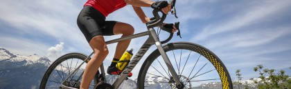 Equiper son vélo de route pour la montagne