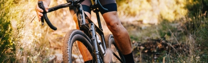 Vélo Gravel suspendu : Pour quel cycliste et pour quel type de terrain ?