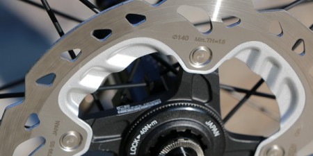 10 caractéristiques des freins à disques pour le vélo de route