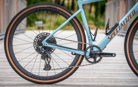 Image du dossier Transmission SRAM AXS mullet : La solution polyvalente pour le Gravel