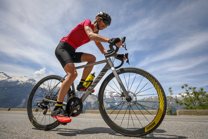 Kit de réparation pour Roues,Kit d'outils Tubeless, Kit d'outils de  réparation de pneus Tubeless pour vélo de Route de Montagne, pour pneus de  vélo de Route VTT : : Sports et Loisirs
