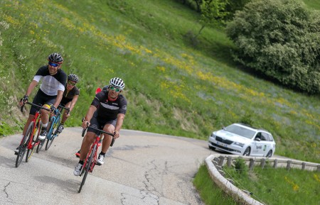 Image du dossier Le partage de la route en montagne : Cyclistes et automobilistes !