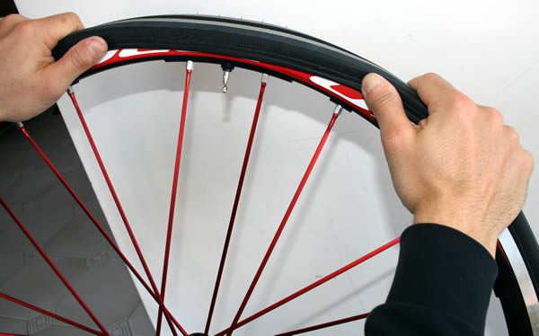 kit de conversion tubeless pour monter pneus vélo tubeless facilement