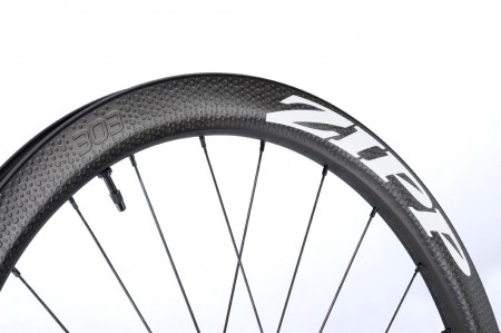 Roues vélo carbone Zipp 303 S pour freinage disque de 45mm de hauteur