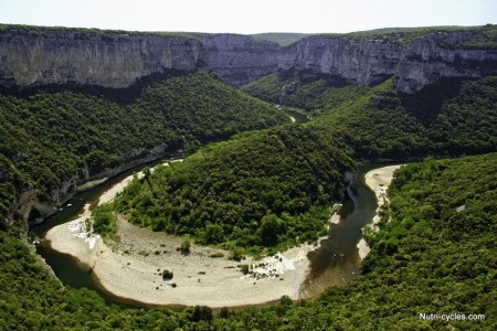 ©M.Rissoan-adt07-Gorges_Ardeche_templiers