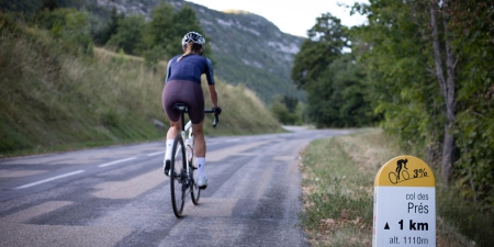 Le col des Prés, porte d'entrée des Bauges à vélo