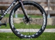 Test roues artisanales carbone Evoride EvoFast 50mm – Polyvalence affûtée made in Annecy