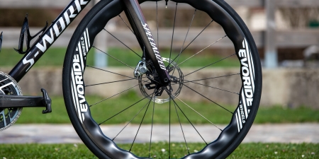 Test roues artisanales carbone Evoride EvoFast 50mm – Polyvalence affûtée made in Annecy