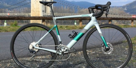 Cannondale SuperSix EVO Neo 2 : Vélo de route électrique