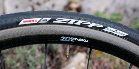 Essai Zipp 202 NSW : Les roues de vélo carbone taillées pour la montagne !