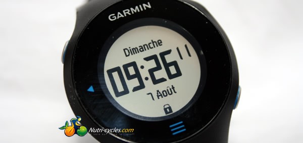 Garmin - Forerunner 610 - Montre de Running avec Cardio Fréquencemètre et  GPS Intégré - Étanche - Noir : : Sports et Loisirs