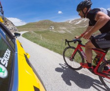 Cyclisme : Le rôle du ravitaillement en boissons pendant la course