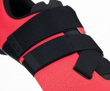 Fizik Tempo R5 Powerstrap et son serrage velcro !