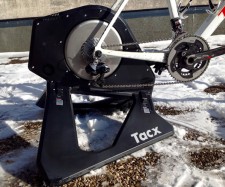 Test home-trainer TACX Neo Smart : Silence et rangement facile !