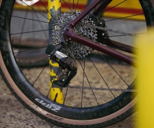 SRAM Apex AXS et Mécanique : le Gravel 12 vitesses accessible