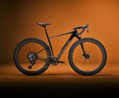 Cannondale Topstone Carbon 2025 : Le Gravel suspendu ultime ? Nouveautés, modèles et comparatif.