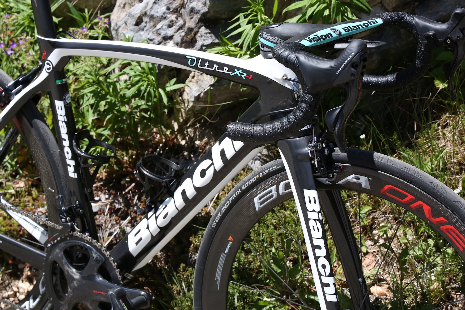 Test Bianchi Oltre XR4 et Campagnolo Super Record 12 vitesses