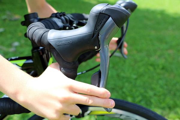 Choisir un vélo route pour enfant