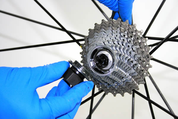 Démontage cassette Campagnolo sur roue Mavic