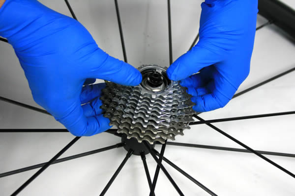 Démontage cassette Campagnolo sur roue Mavic