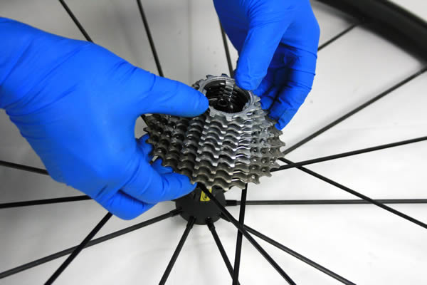 Démontage cassette Campagnolo sur roue Mavic