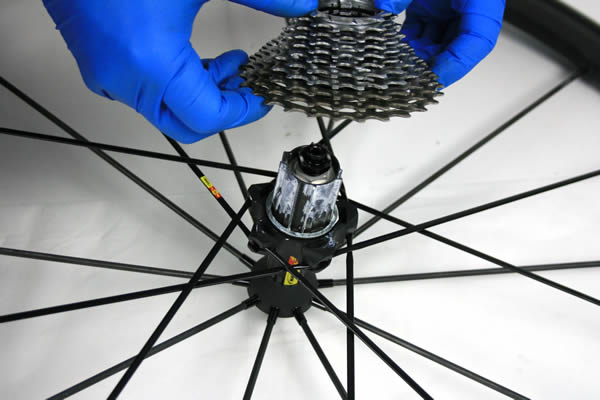 Démontage cassette Campagnolo sur roue Mavic