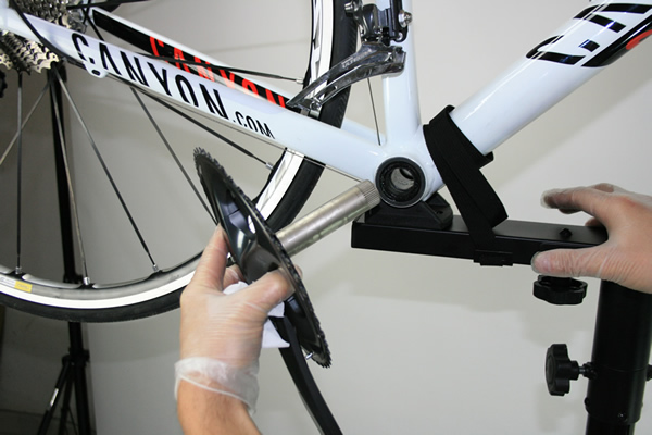 Démontage pédalier vélo Shimano Ultegra FC 6750 Press Fit