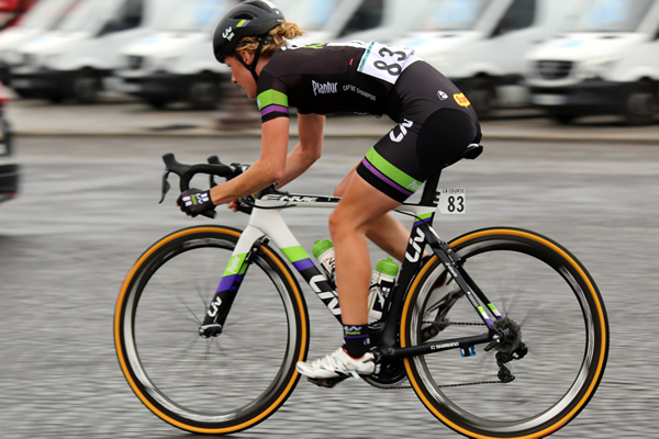 Femmes cyclistes : Plus résistantes que les hommes !