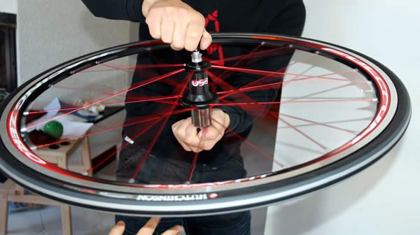 Montage pneu tubeless