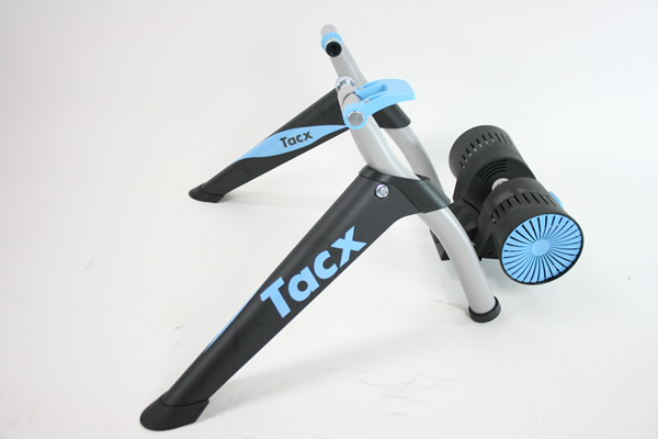 Montage Tacx Black Track pour home trainer