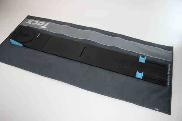 Montage Tacx Black Track pour home trainer