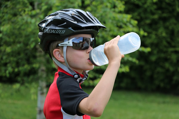 Repères alimentaires pour enfant cycliste : Les besoins spécifiques