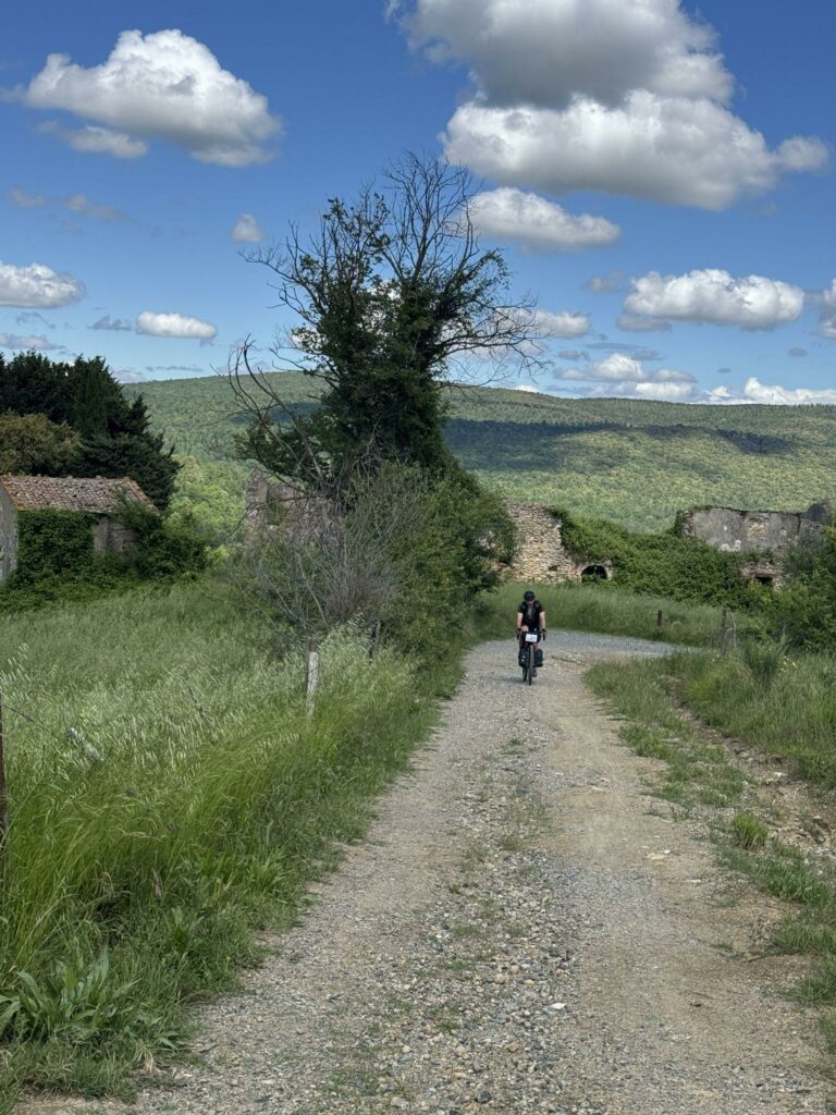 tuscany-trail-2026-guide-expert-gravel-bikepacking-retour-2025-parcours-materiel-et-inscription-5